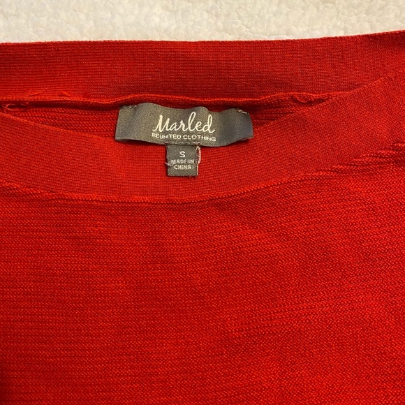 MARLED Women red sweater/size S - Picture 2 of 4